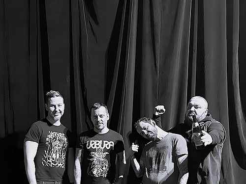 RISPOSTA – Nová sestava přinesla novej náboj, o deset let mladší Dejv se svým mladickým agresivním gring přístupem v kombinaci s o deset starším Tomem kapelu i nás osobně hodně posunuli.